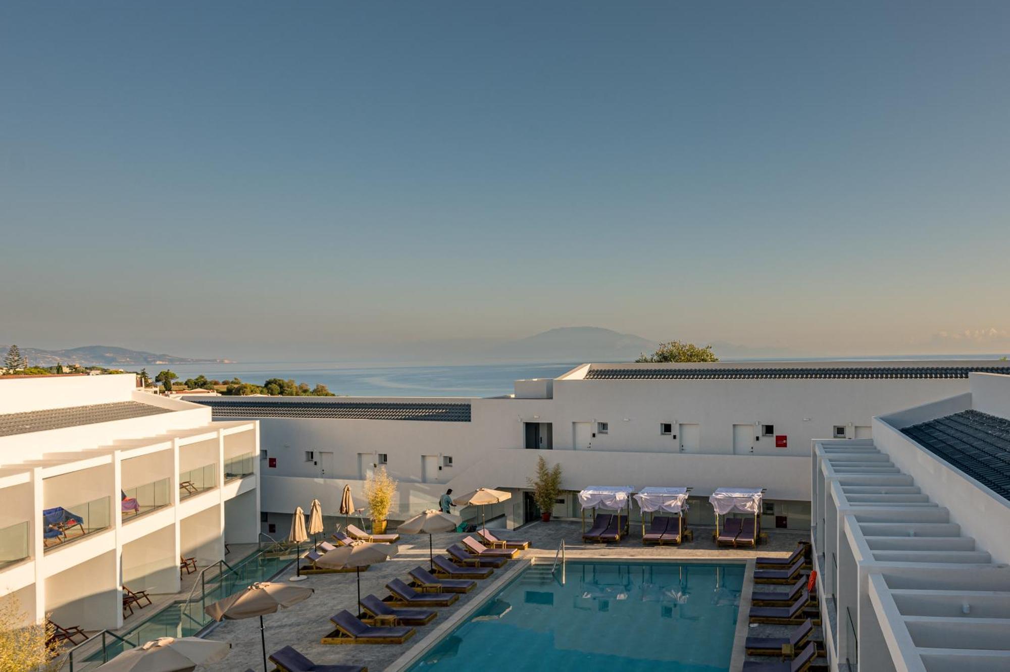 Mirage Bleu Hotel Трагаки Экстерьер фото
